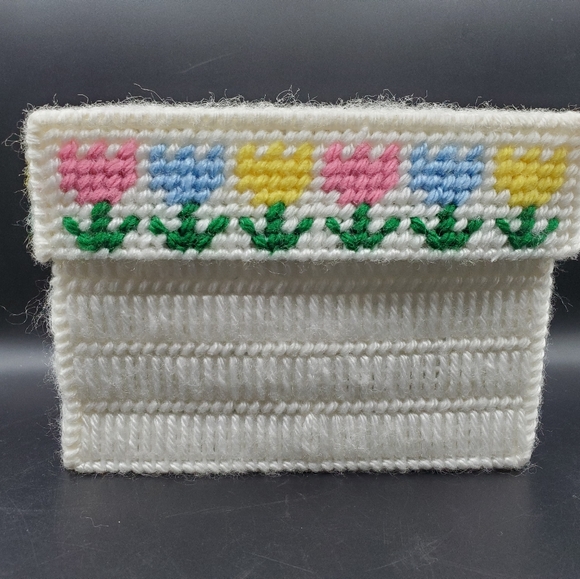 Handmade Plastic Canvas Recipes Box White With Yellow Blue Pink Flowers Adorable - Picture 3 of 8